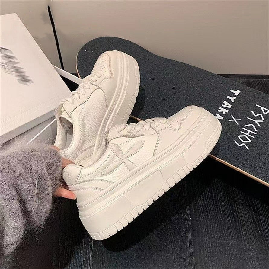 Damen Plattform-Sneaker mit trendstarker dicker Sohle und atmungsaktivem Obermaterial EB