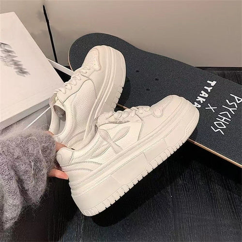 Damen Plattform-Sneaker mit trendstarker dicker Sohle und atmungsaktivem Obermaterial EB