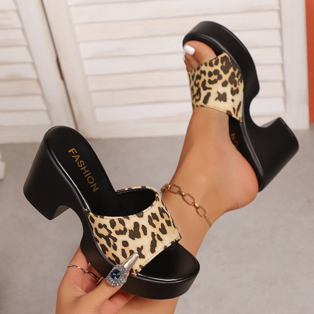 Damen Plateau-Pantoletten mit elegantem Leoprint EB