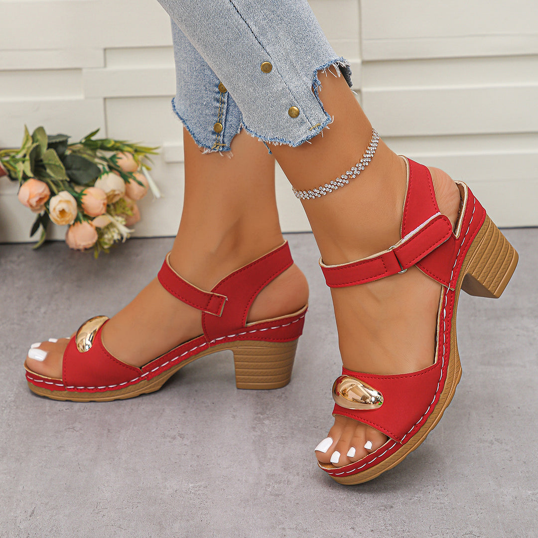 Damen elegante Sandalen mit geschmackvollem Metallic-Detail EB