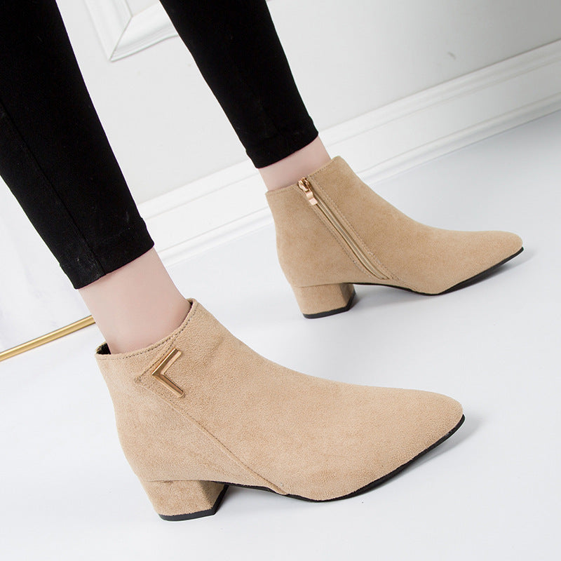 Damen elegante Ankle-Boots mit schmalem Absatz und metallischem Detail EB