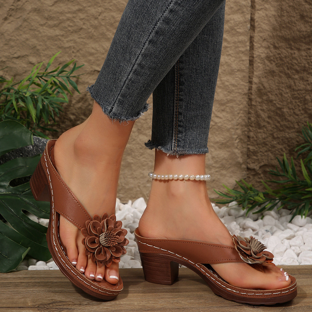 Damen Wedge-Pantoletten mit floralem Dekor und komfortablem Blockabsatz EB