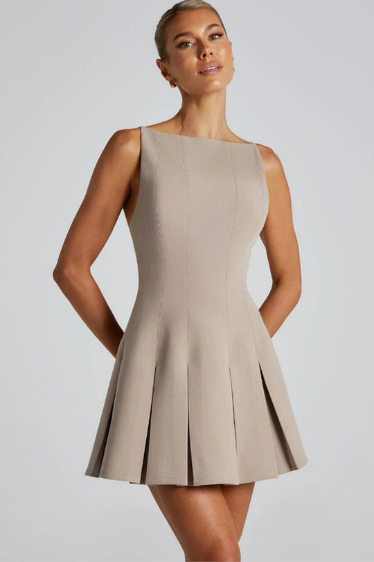 Damen Freizeitkleid mit schwingendem Rock und elegantem Schnitt EB