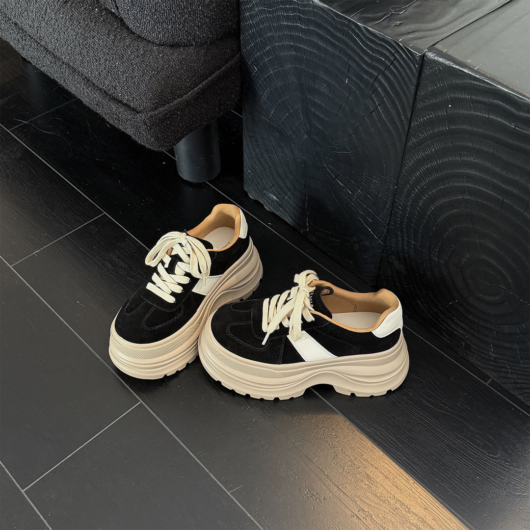 Damen Chunky Sneaker mit hochwertigem Wildleder-Obermaterial und rutschfester Sohle EB