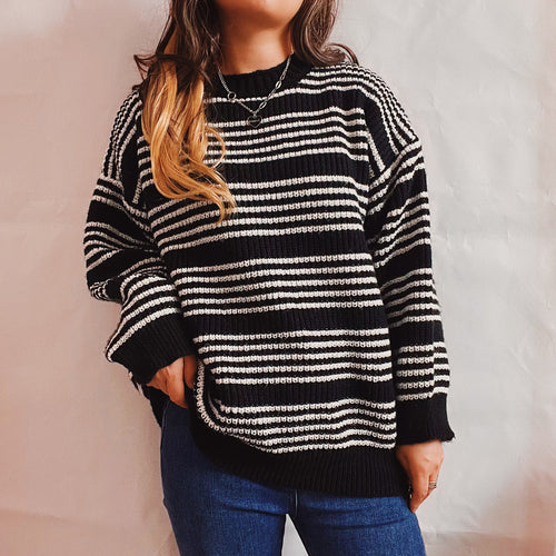 Damen lässiger Strickpullover mit breiten Streifen und überschnittenen Schultern EB