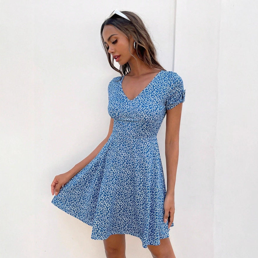 Damen Sommerliches Freizeitkleid mit floralen Mustern und schwingendem Rock EB