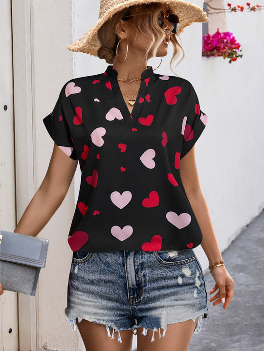 Damen luftiges Blusenshirt mit herzförmigem Print und lockerer Passform EB