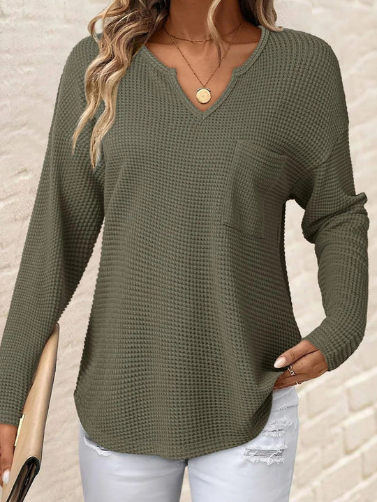 Damen Waffelstrick-Longsleeve mit V-Notch, Brusttasche und legerer Oversize-Passform EB