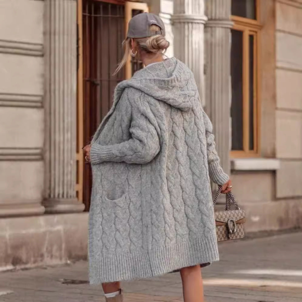 Damen Grobstrickkarte mit eleganter Maschenstruktur und praktischen Taschen EB