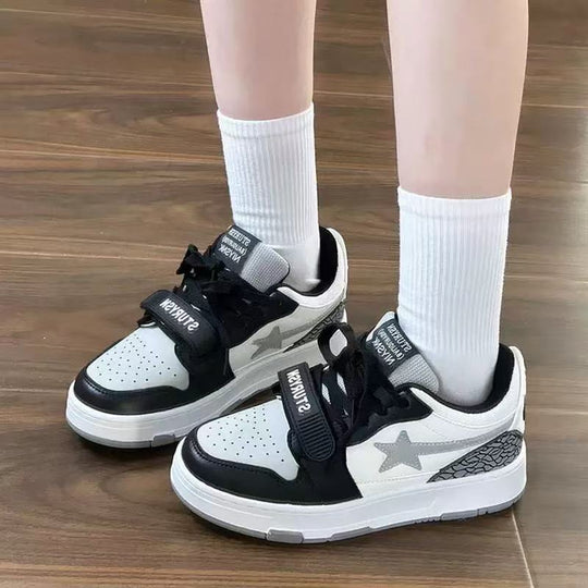 Damen Sportliche Sneakers mit strapazierfähigem Obermaterial und rutschfester Sohle EB