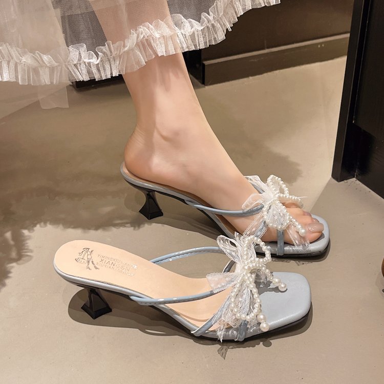 Damen elegante Plateau-Sandaletten mit durchscheinendem Riemen und opulenten Schleifenakzenten EB