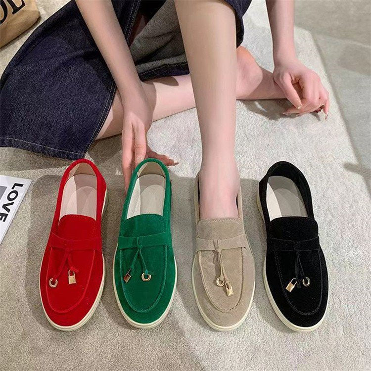 Damen Veloursleder Slipper mit dekorativer Quaste und profilierter Gummisohle EB