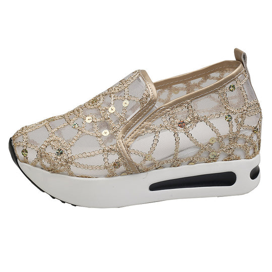 Damen Elegante Keil-Slipper mit transparentem Mesh, Paillettenstickerei und dämpfender Plateau-Sohle EB