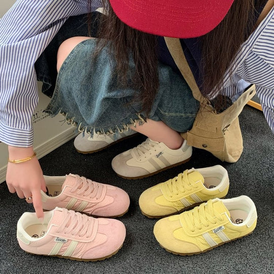 Damen Sportliche Sneakers mit strukturiertem Obermaterial und rutschfester Sohle EB
