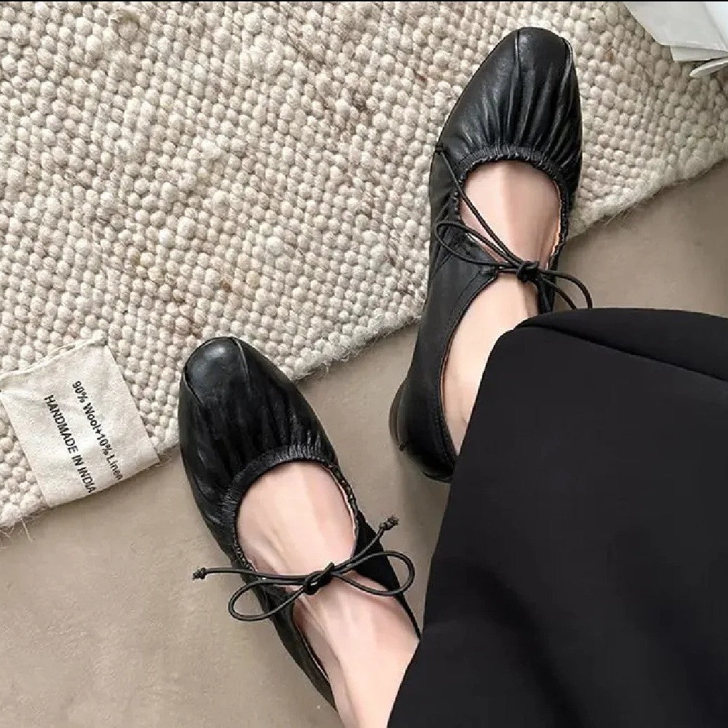 Damen Ballerina-Schuhe mit elegante Raffung und modischem Schnürdetail EB