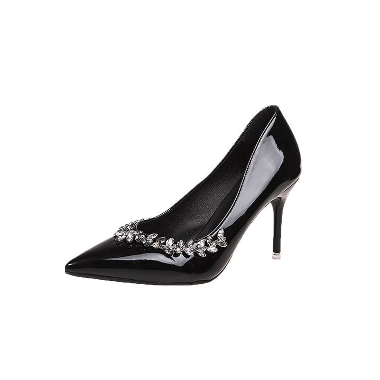 Damen Spitzenpumps mit funkelndem Schmuckdetail EB