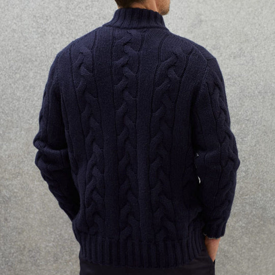 Herren Strickjacke mit dekorativem Zopfdesign und hohem Stehkragen EB