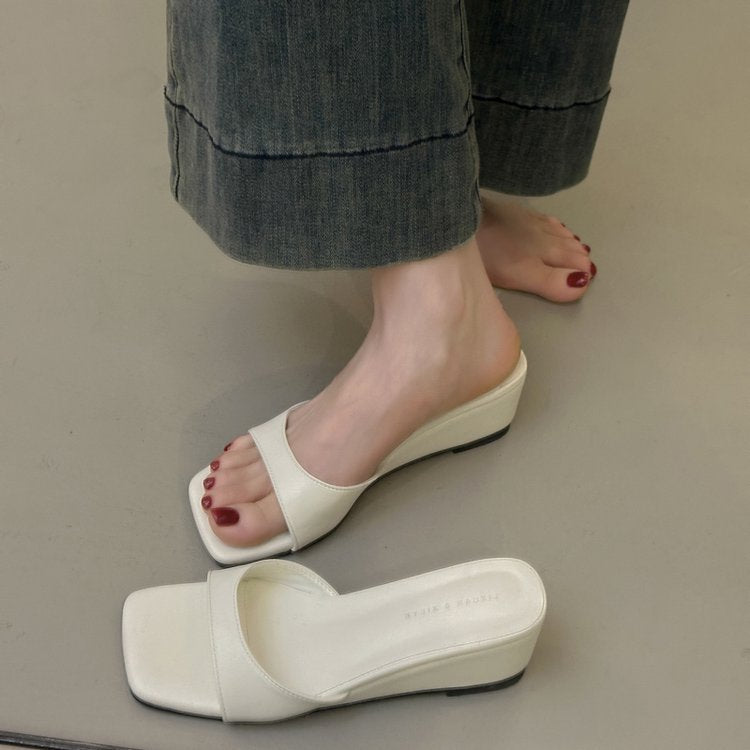 Damen Plateau-Pantoletten mit modischem Design und komfortabler Profilsohle EB