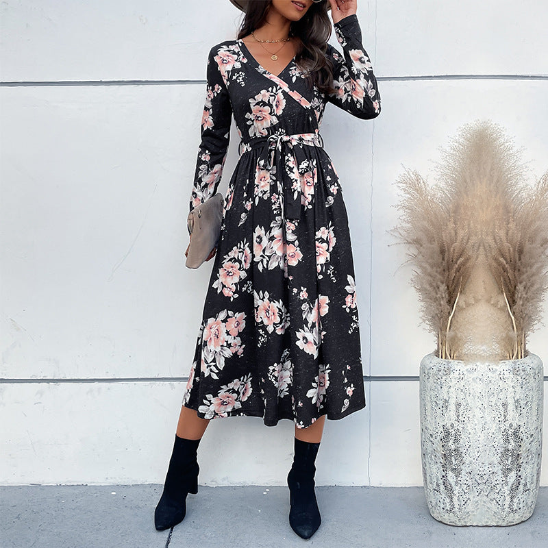 Damen Wickelkleid mit floralem Muster und eleganter Taillierung EB
