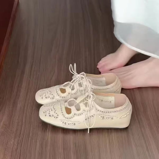 Damen Ballerina-Slipper mit dekorativer Schnürung und filigranem Spitzenmuster EB
