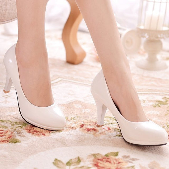 Damen elegante Hochglanz-Pumps mit bequemem Innenfutter und stabilem Blockabsatz EB