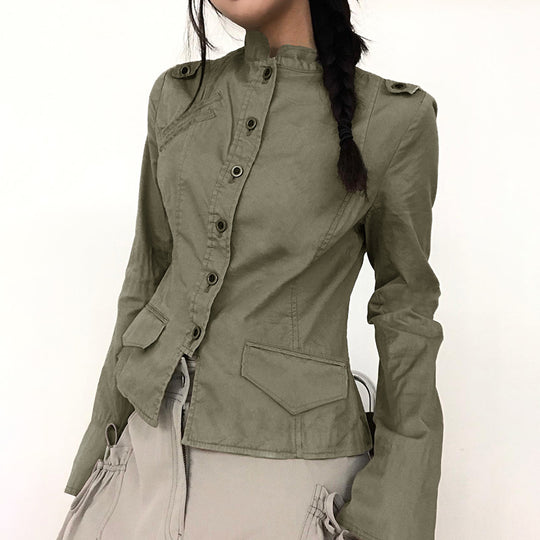 Damen nan taillierte Utility‑Militärjacke mit Stehkragen, Schulterpatten und aufgesetzten Pattentaschen EB