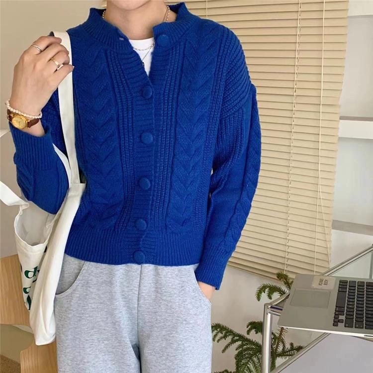 Damen gemütlicher Strickcardigan mit geflochtenem Muster und großen Knöpfen EB