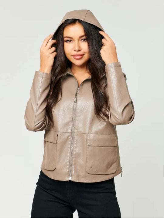 Damen Kunstlederjacke mit angeschnittenem Hoodie und praktischen Taschen EB