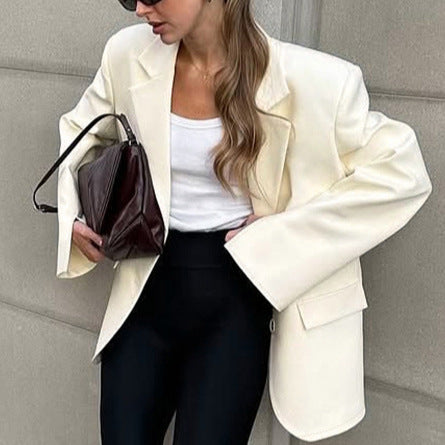 Damen Oversized Blazerjacke mit doppelter Knopfleiste und eleganten Details EB