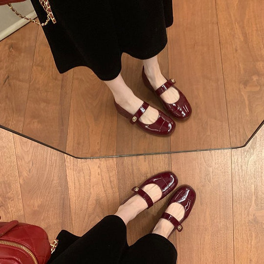 Damen Mary Jane Schuhe mit schicker Schnalle und glänzendem Finish EB