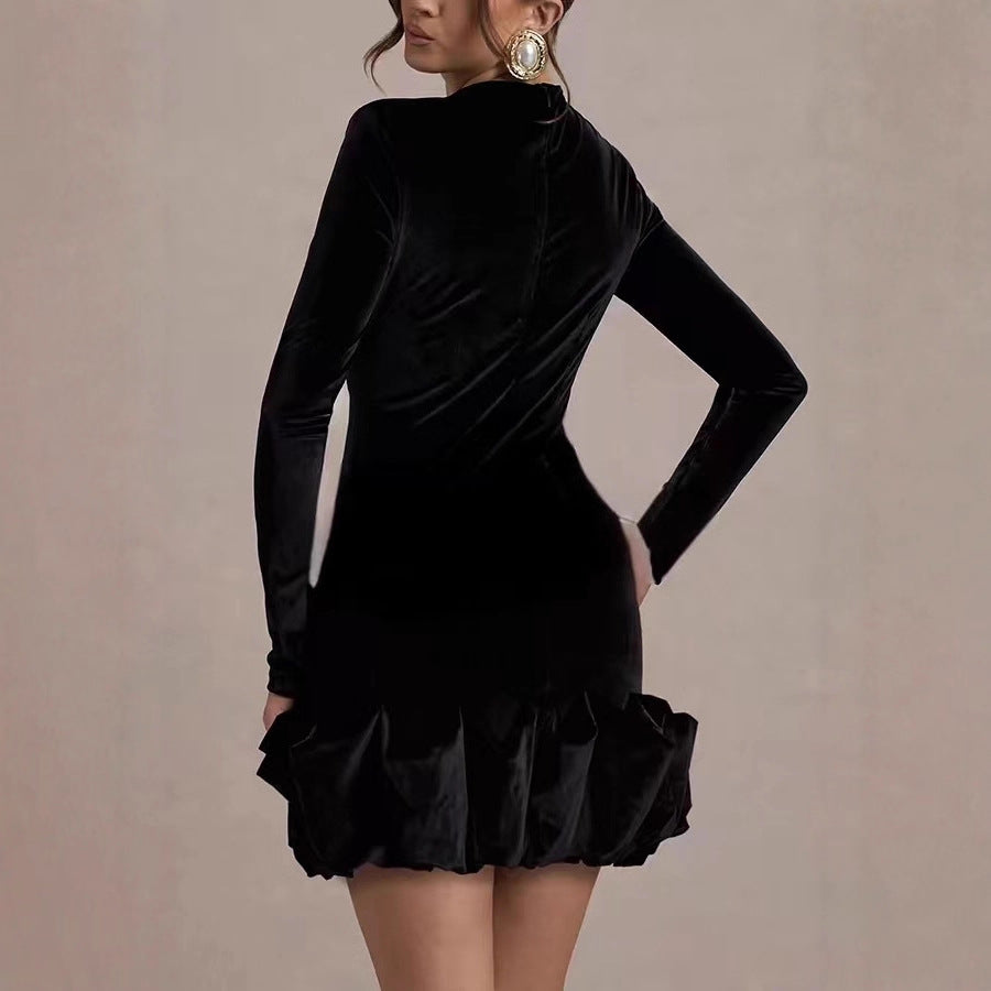 Damen Figurbetontes Cocktail-Minikleid aus Samt mit Volantkante und Langarm EB