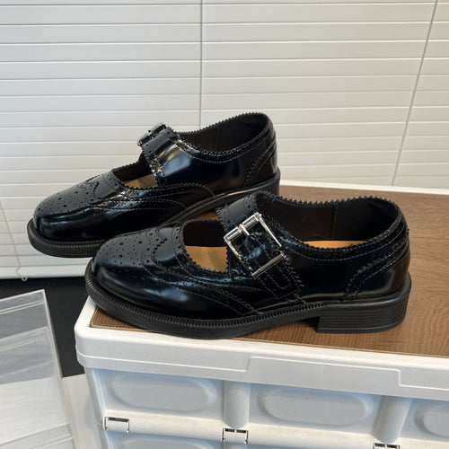 Damen Elegante Ballerinas mit modischem Schnallenverschluss und feiner Perforation EB