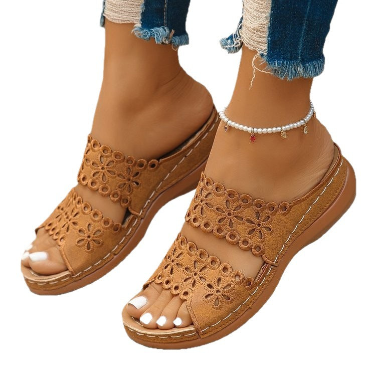 Damen elegante und luftige Sandalen mit floralem Riemendesign EB