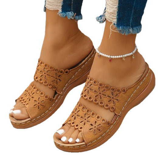 Damen elegante und luftige Sandalen mit floralem Riemendesign EB