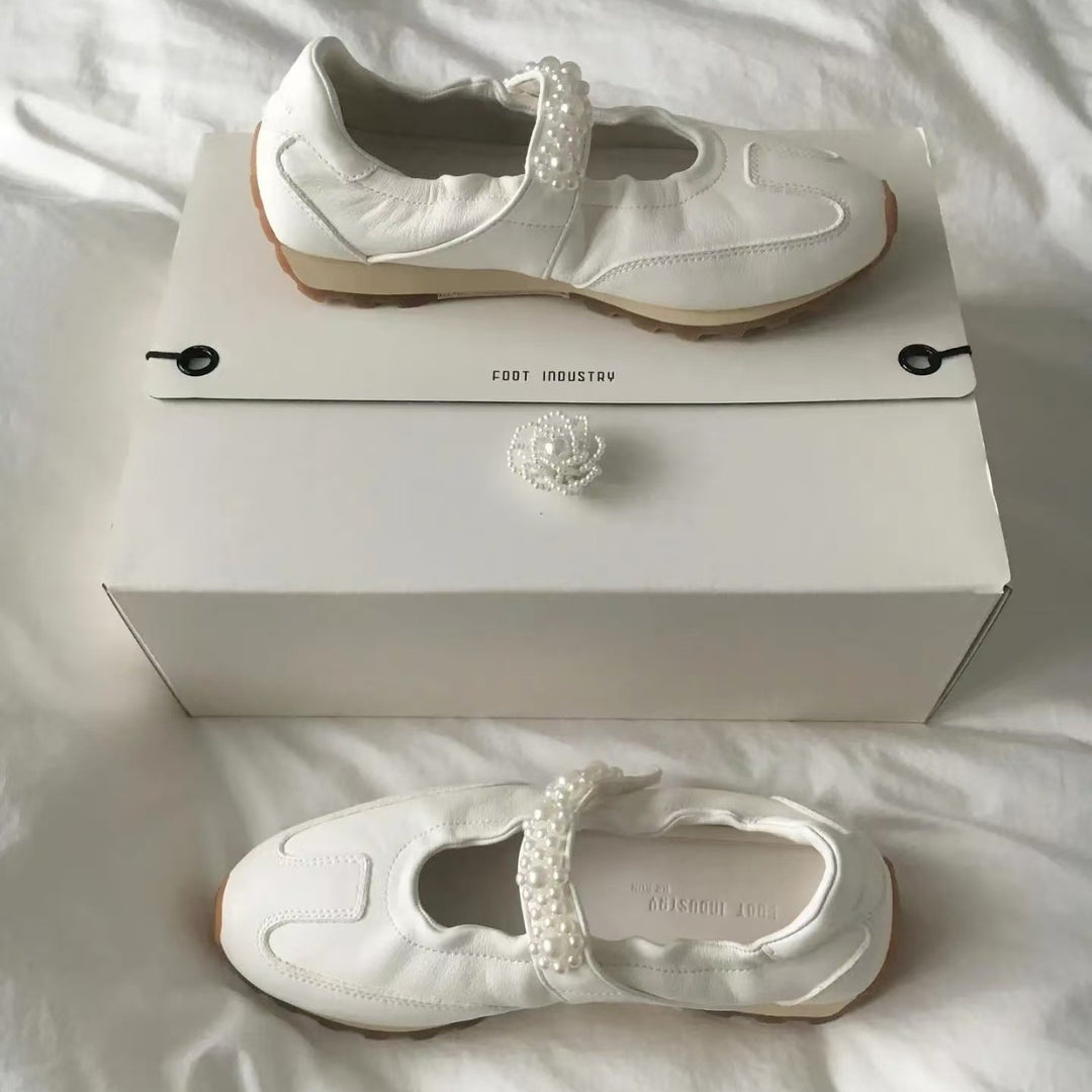 Damen Sneakers mit elegantem Perlenakzent und modischem Design EB