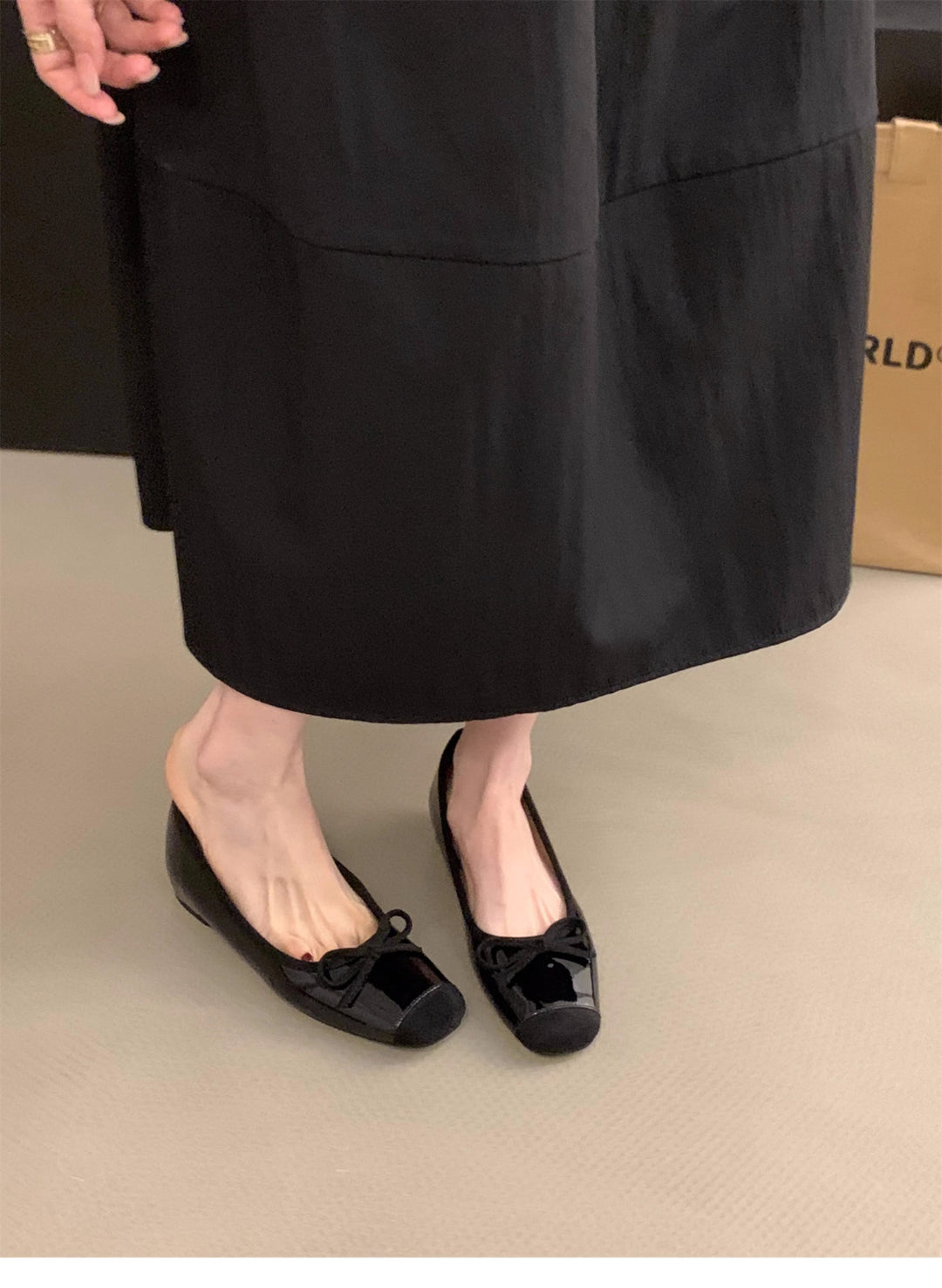 Damen Ballerinas mit eleganten Schleifen und glanzvoller Oberfläche EB