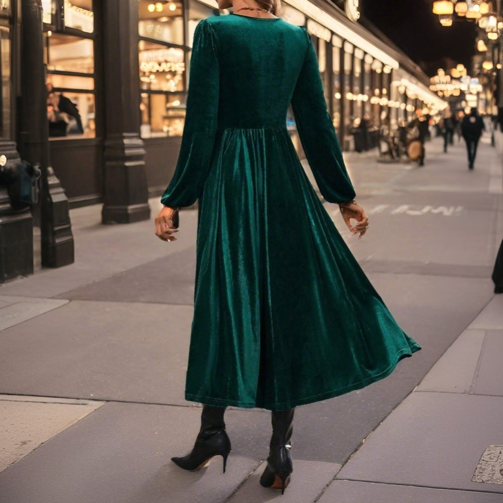 Damen Midikleid aus Samt mit gedrehtem Bustier und schwingendem Tellerrock Eichborn Berlin