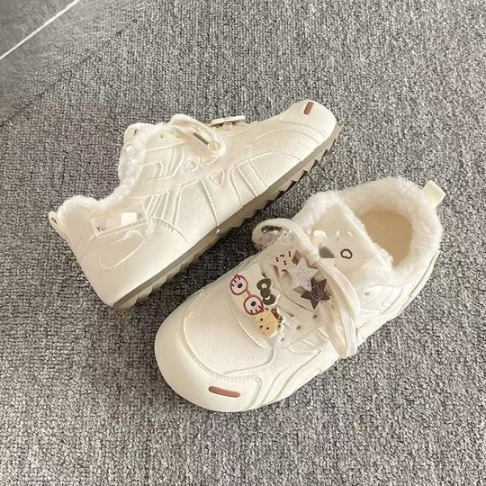 Damen modische Sneaker mit wärmendem Kunstfellfutter und verspieltem Dekor EB