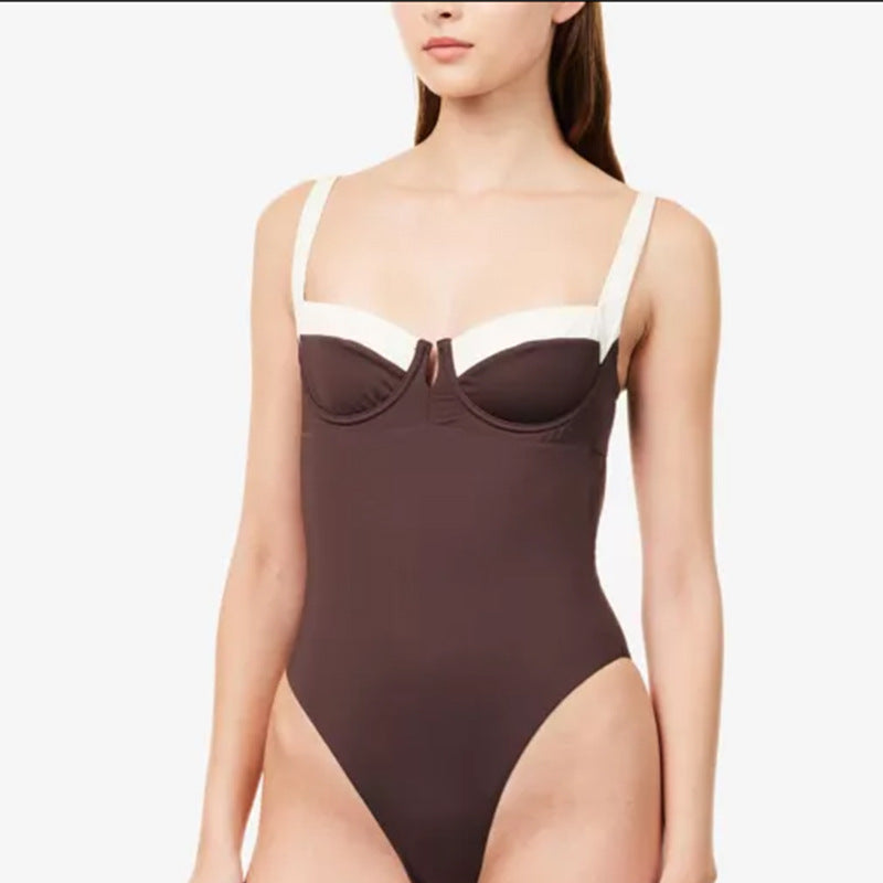 Damen Badeanzug mit eleganten Unterbrustnähten EB