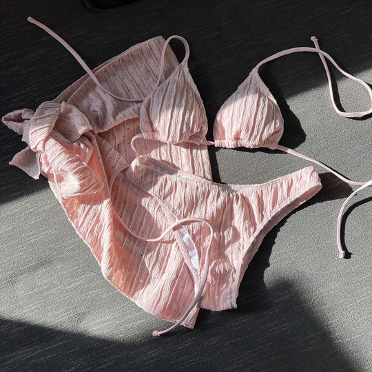 Damen Bikini-Set mit leicht glänzendem Design und verspieltem Wickelrock EB