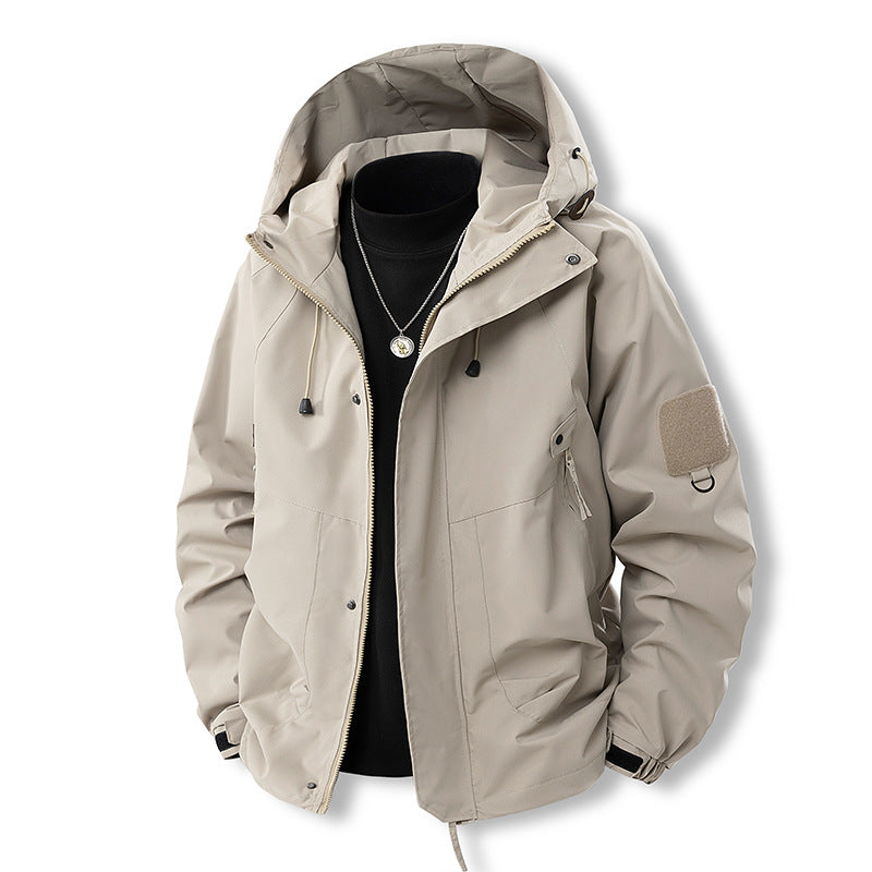 Herren Outdoor- und Freizeitjacke mit verstellbarem Kapuzenkragen und praktischen Taschen EB
