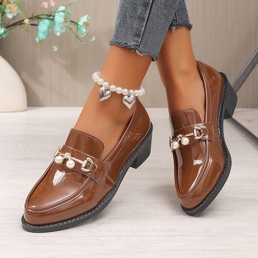 Damen Klassische Lackleder-Pumps mit Perlenschließe EB