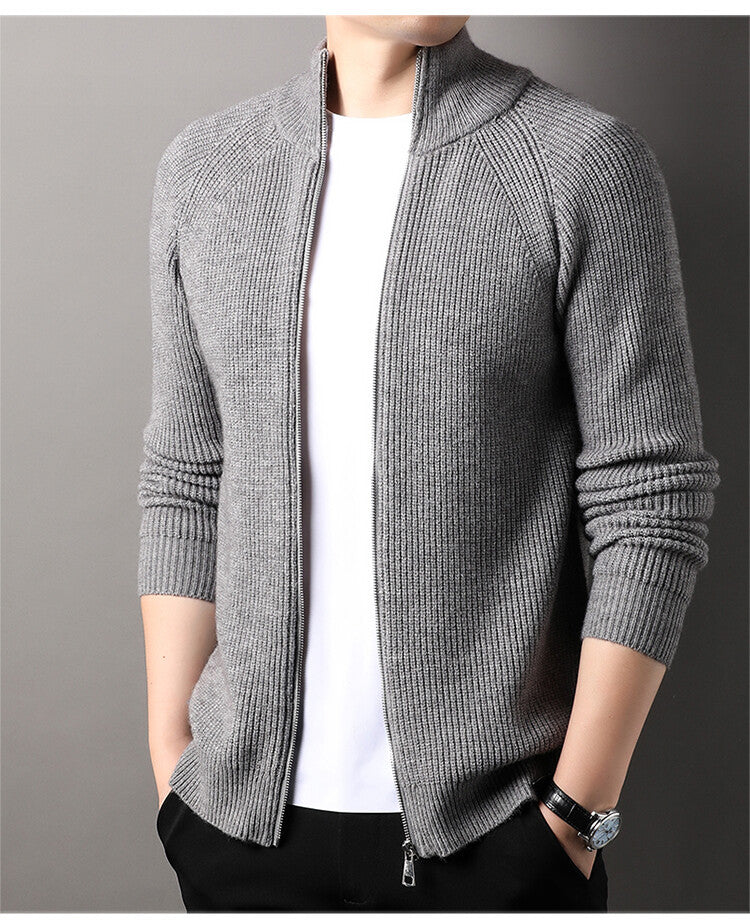 Herren Strickjacke mit hohem Kragen und unauffälligem Reißverschluss EB