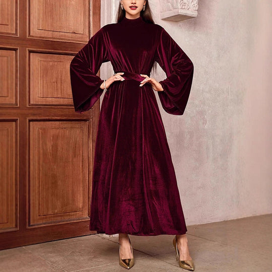 Damen Maxikleid aus Samt mit Stehkragen, weitem Glockenärmel und Taillengürtel EB