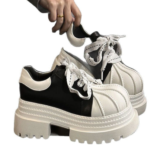 Damen Chunky Schuhe mit auffälligem Profil und robustem Obermaterial EB
