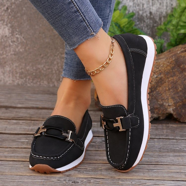 Damen Mokassin-Slipper mit Ziermetall-Bit und dämpfender Profilsohle EB