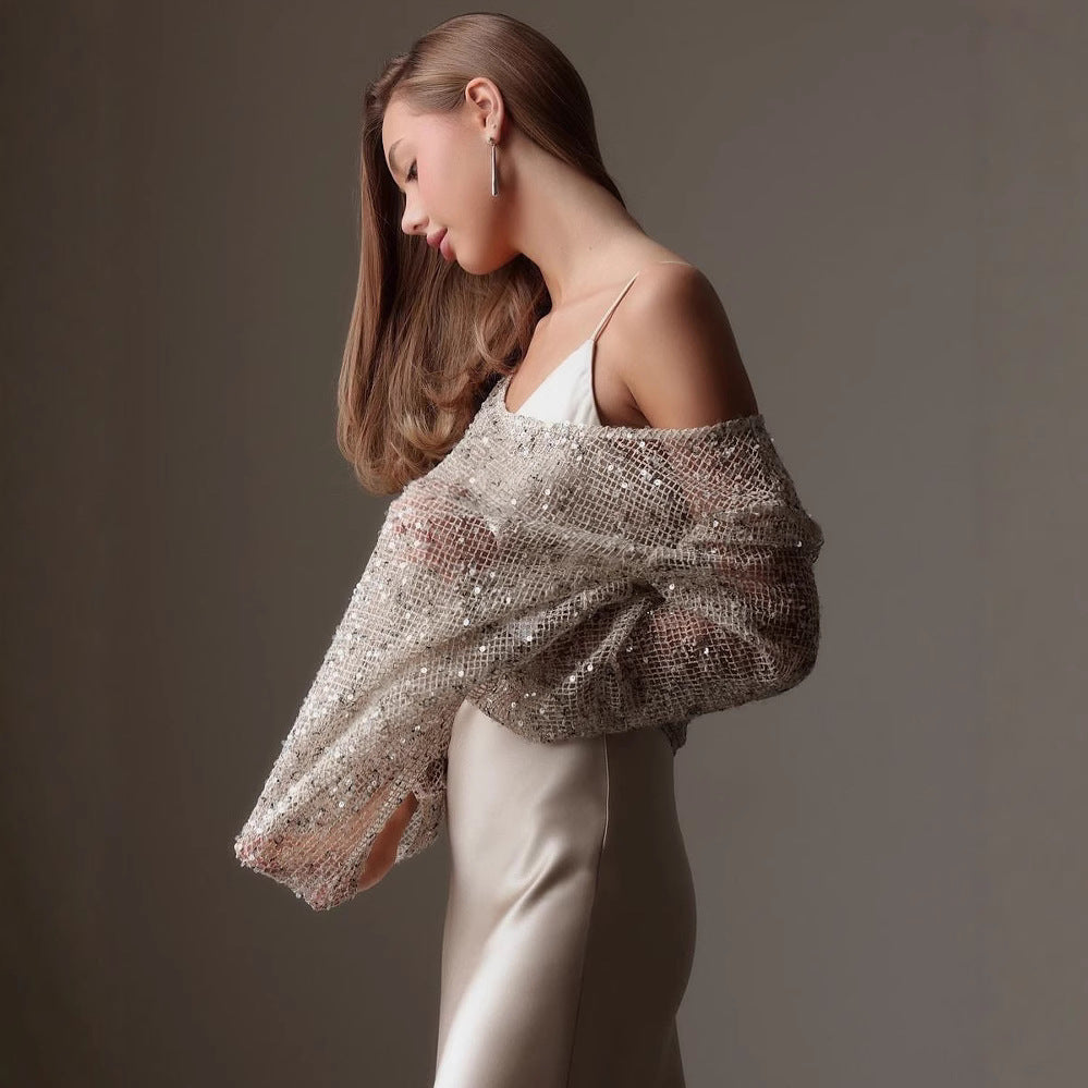 Damen Glitzernde Netzbluse mit asymmetrischem Halsausschnitt und langen Ärmeln EB