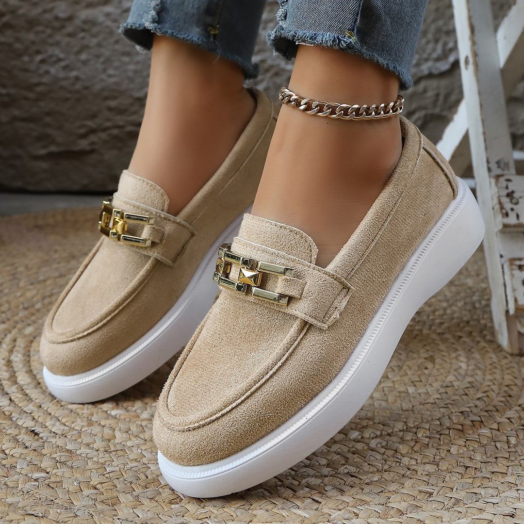 Damen Stylish Slip-On Loafer-Schuhe mit modischem Metall-Element EB