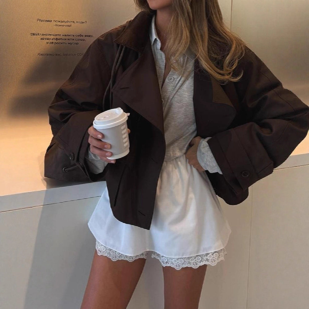Damen Kurze Jacke mit lässigem Schnitt und großen Taschen EB