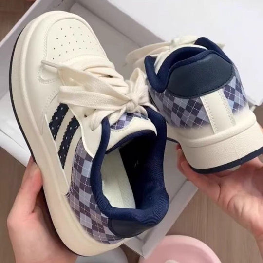Damen Sneakers mit Karo-Muster und gepolsterter Sohle EB
